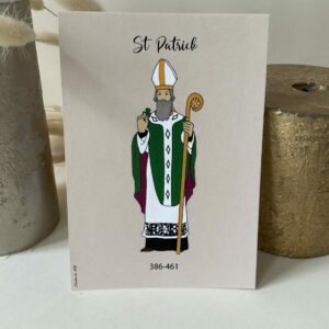 Image de saint Patrick, représenté en Eveque, tenant un trèfle à la main. imprimée au format A6 sur papier 300 g.