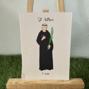 Carte de Saint Arthur, représenté en moine avec sa palme de martyr. Imprimée au format A6 sur du papier 300g. 